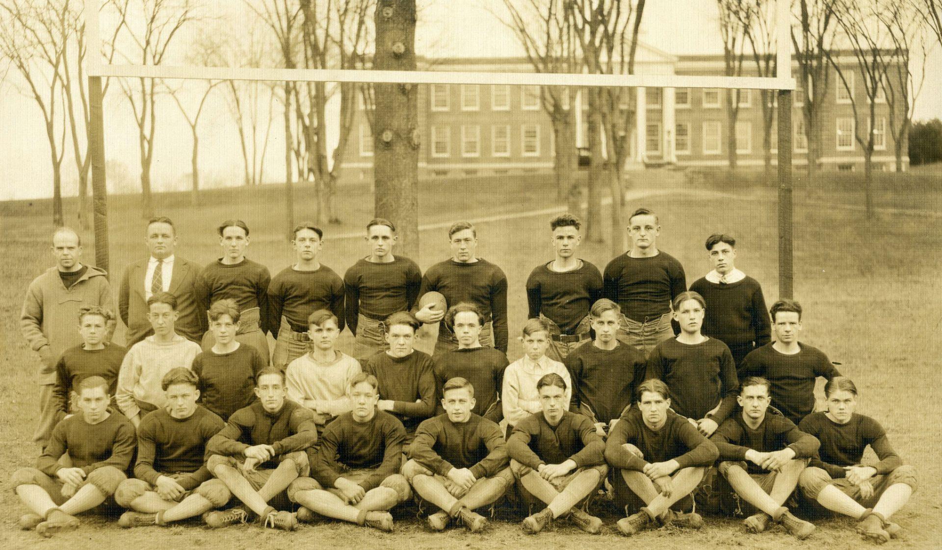 Historic photo of the football team. 